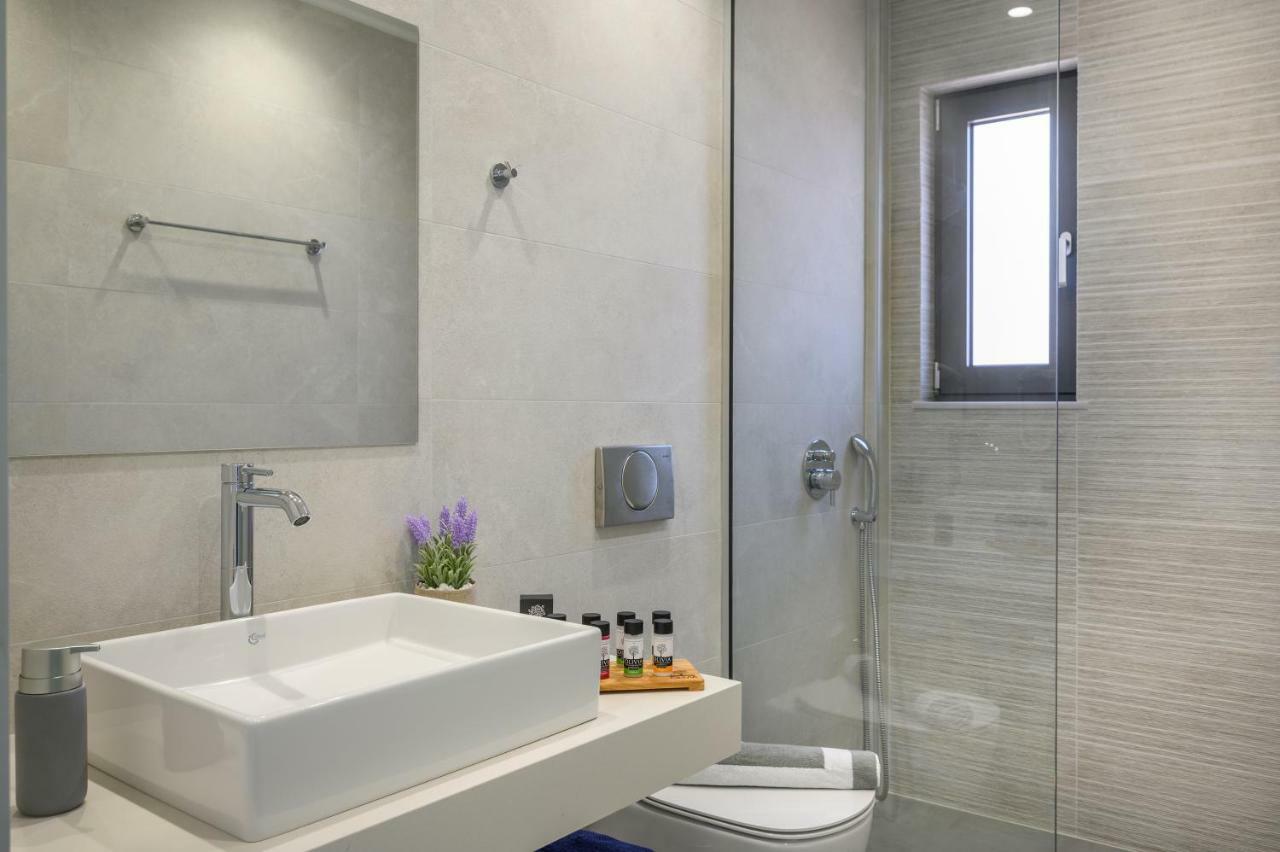 Athina Suites Luxury Suites Near The Sea Platanias Platanés Exteriér fotografie